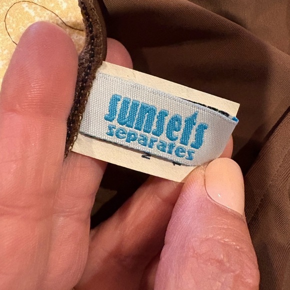 Sunset Separates high-waisted, high-leg bikini bottom brown NWT - Picture 5 of 9